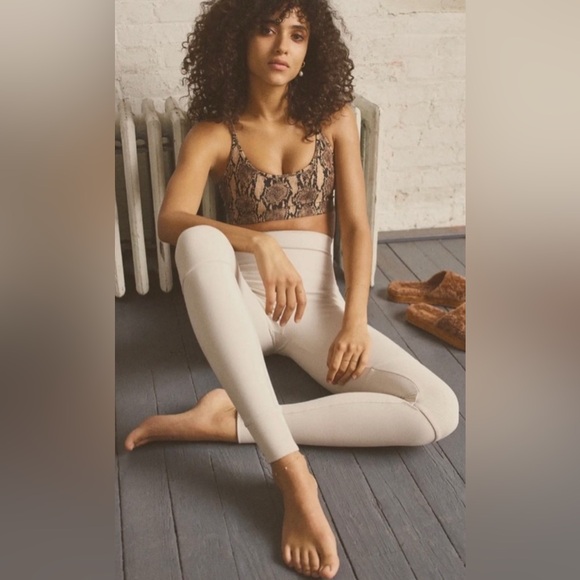 ALO Yoga High Waisted Avenue EUC XS - Picture 1 of 8